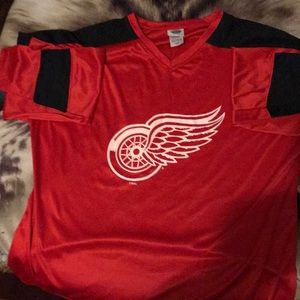 Red wings long sleeve